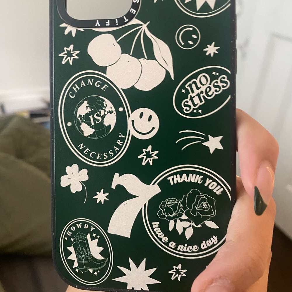 IPhone 12 Castify Case - Picture 4 of 5
